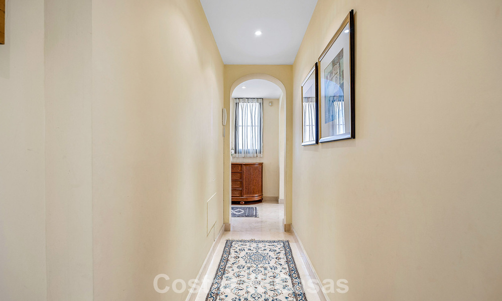 Bright corner penthouse with 360° views in Los Arqueros Golf Resort, Marbella - Benahavís 806854