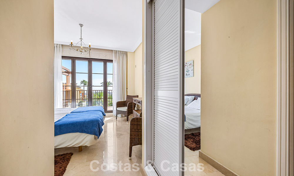 Bright corner penthouse with 360° views in Los Arqueros Golf Resort, Marbella - Benahavís 806855
