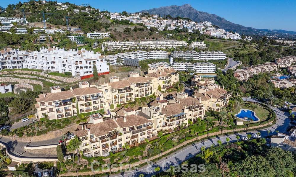 Bright corner penthouse with 360° views in Los Arqueros Golf Resort, Marbella - Benahavís 806862