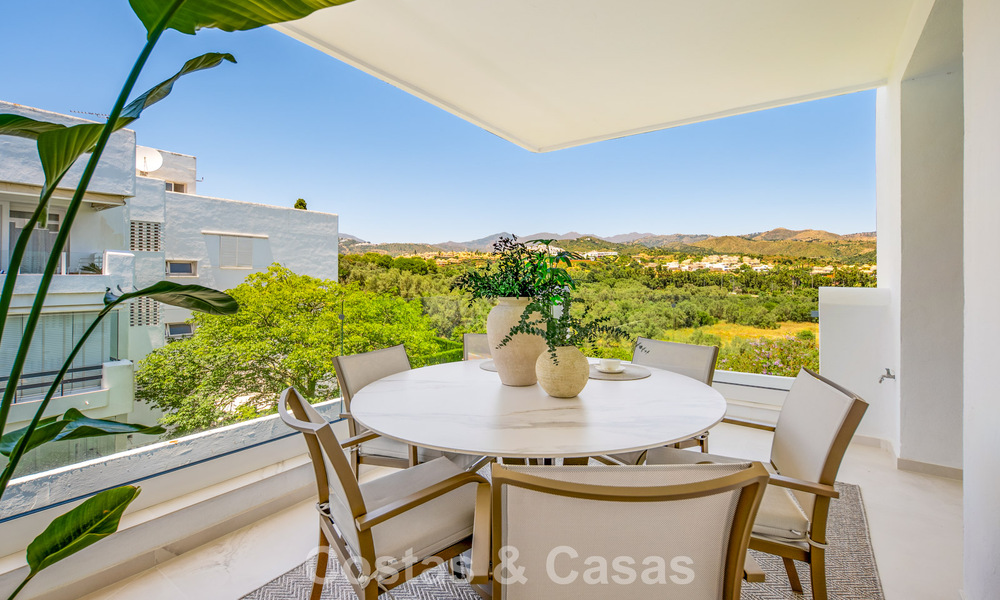 Contemporary renovated luxury penthouse for sale within walking distance of the beach in Los Monteros, East Marbella 806558
