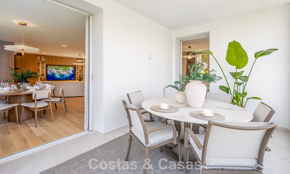 Contemporary renovated luxury penthouse for sale within walking distance of the beach in Los Monteros, East Marbella 806559