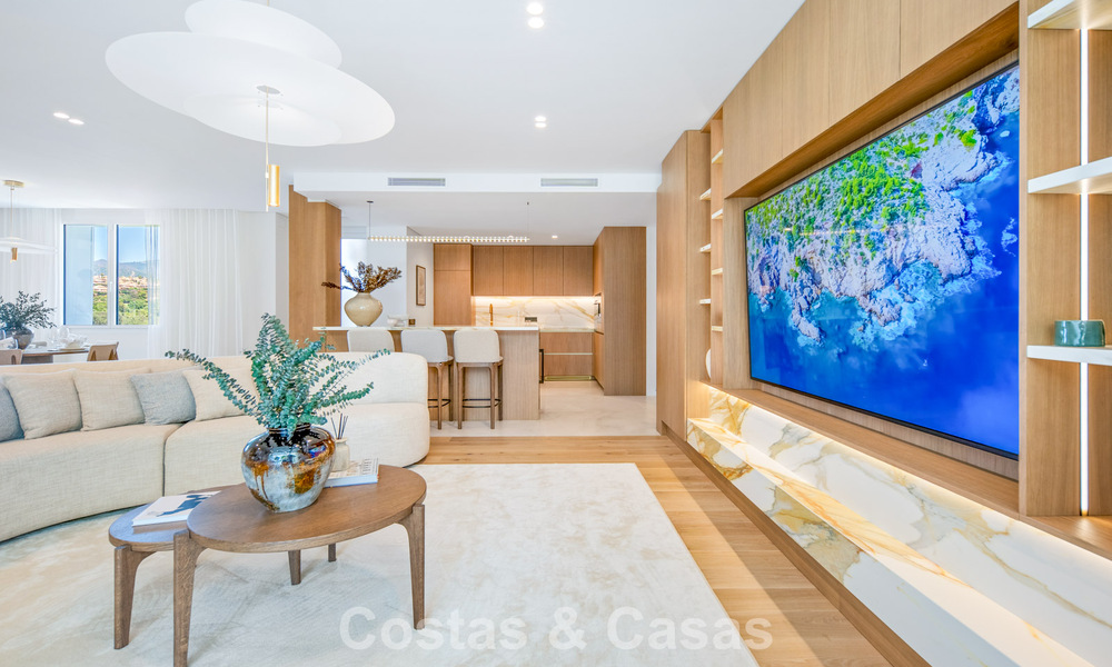 Contemporary renovated luxury penthouse for sale within walking distance of the beach in Los Monteros, East Marbella 806566