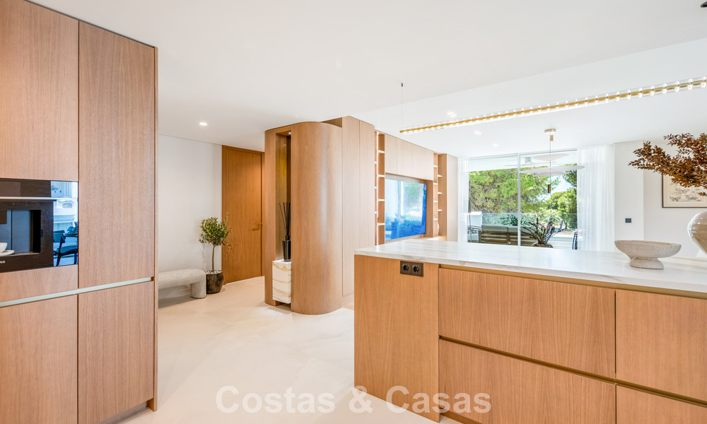 Contemporary renovated luxury penthouse for sale within walking distance of the beach in Los Monteros, East Marbella 806572