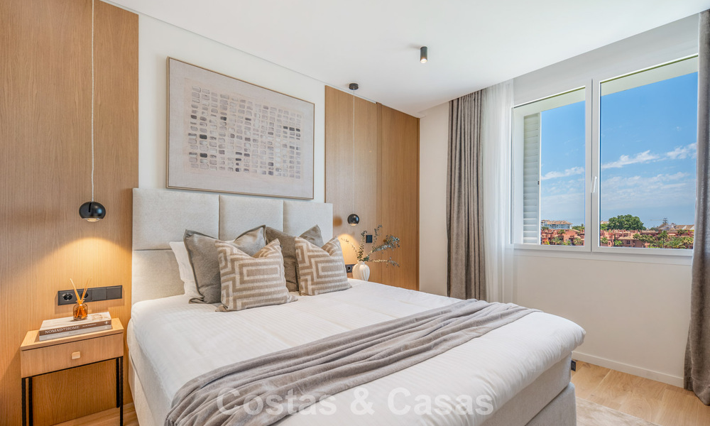 Contemporary renovated luxury penthouse for sale within walking distance of the beach in Los Monteros, East Marbella 806585
