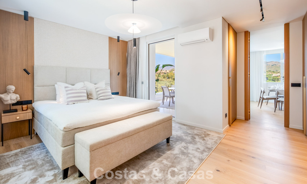 Contemporary renovated luxury penthouse for sale within walking distance of the beach in Los Monteros, East Marbella 806595