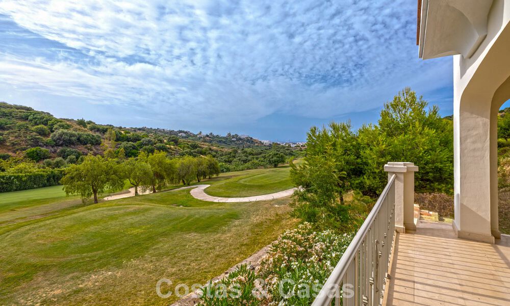 Move-in ready townhouses with mediterranean architecture for sale directly on the golf course in Estepona 806880