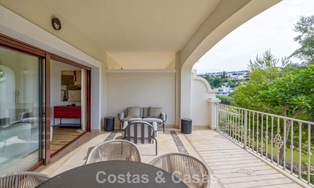 Move-in ready townhouses with mediterranean architecture for sale directly on the golf course in Estepona 806882