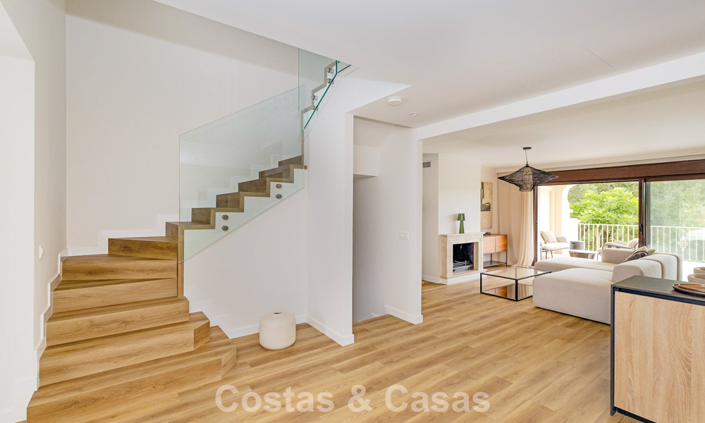 Move-in ready townhouses with mediterranean architecture for sale directly on the golf course in Estepona 806887
