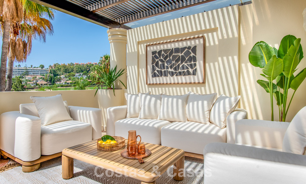 Contemporary renovated, luxury duplex penthouse with large terraces for sale in the heart of Nueva Andalucía’s Golf Valley, Marbella 807022