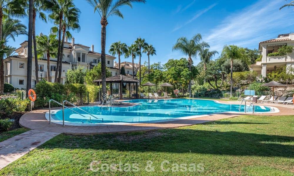 Contemporary renovated, luxury duplex penthouse with large terraces for sale in the heart of Nueva Andalucía’s Golf Valley, Marbella 807025
