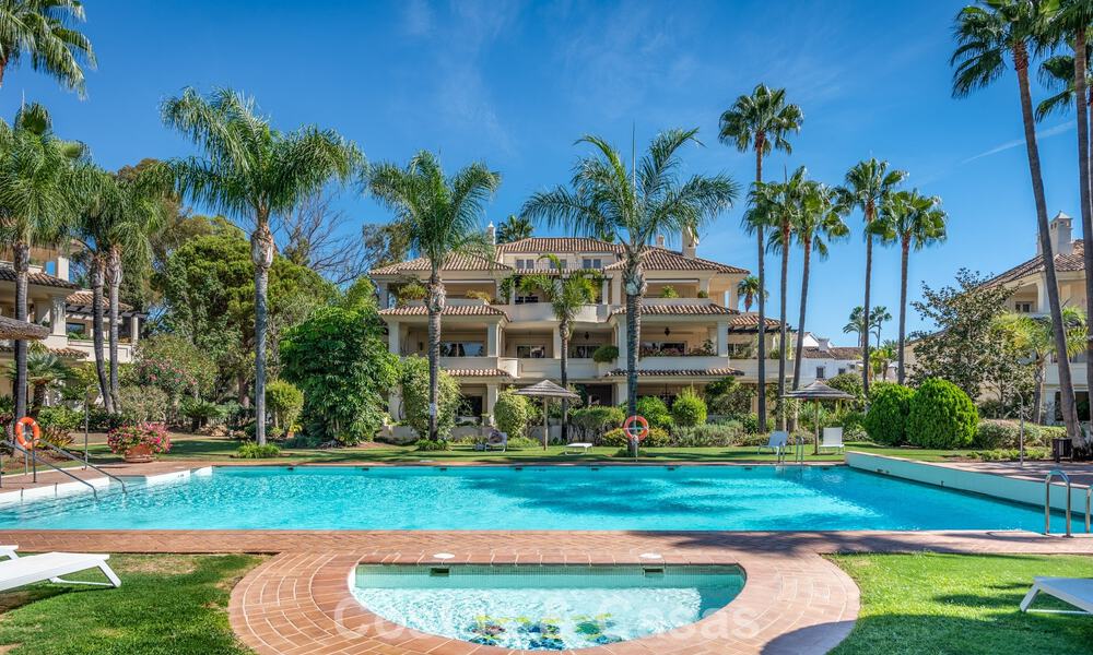 Contemporary renovated, luxury duplex penthouse with large terraces for sale in the heart of Nueva Andalucía’s Golf Valley, Marbella 807026