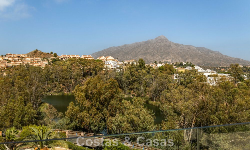 Stylishly renovated corner apartment with panoramic views for sale in Nueva Andalucía, Marbella 807093
