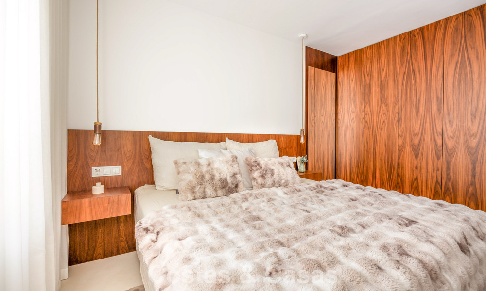 Stylishly renovated corner apartment with panoramic views for sale in Nueva Andalucía, Marbella 807097