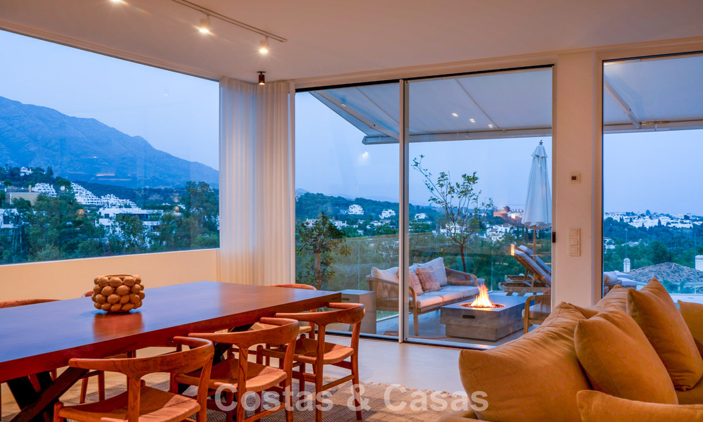 Stylishly renovated corner apartment with panoramic views for sale in Nueva Andalucía, Marbella 807107