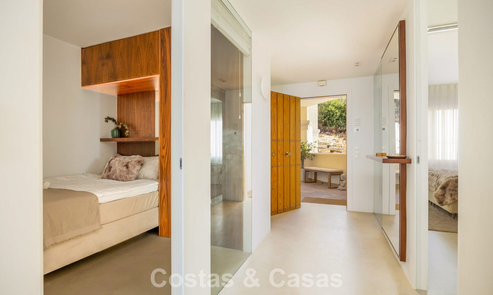 Stylishly renovated corner apartment with panoramic views for sale in Nueva Andalucía, Marbella 807117