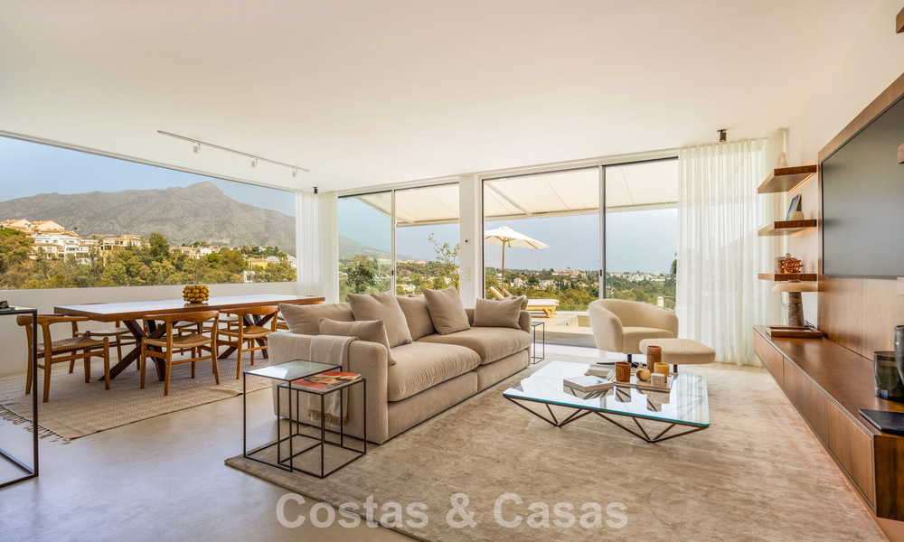 Stylishly renovated corner apartment with panoramic views for sale in Nueva Andalucía, Marbella 807118