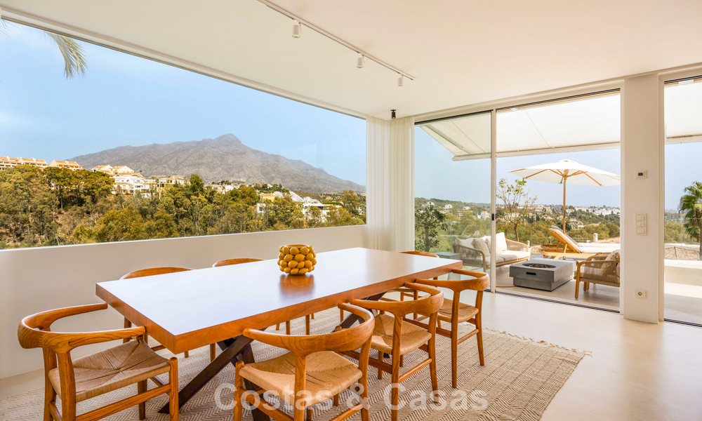 Stylishly renovated corner apartment with panoramic views for sale in Nueva Andalucía, Marbella 807119