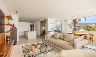 Stylishly renovated corner apartment with panoramic views for sale in Nueva Andalucía, Marbella 807122 