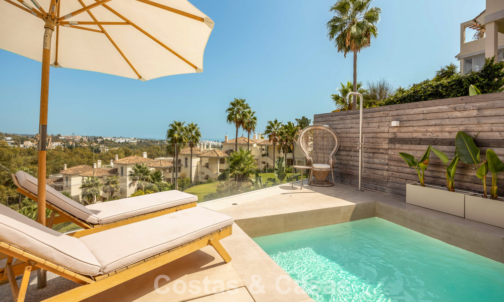 Stylishly renovated corner apartment with panoramic views for sale in Nueva Andalucía, Marbella 807130