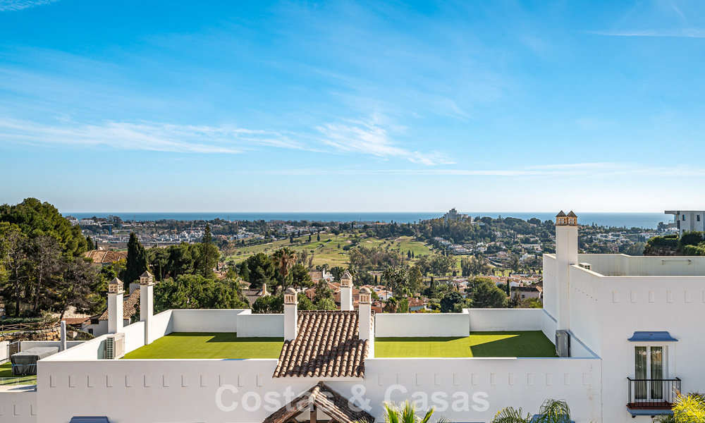 Contemporary, luxury, duplex penthouse for sale in a mediterranean-style resort complex in El Paraiso, Marbella - Benahavís 807316