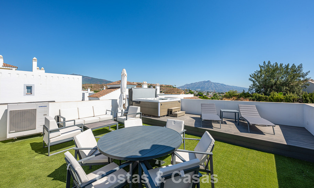 Contemporary, luxury, duplex penthouse for sale in a mediterranean-style resort complex in El Paraiso, Marbella - Benahavís 807323