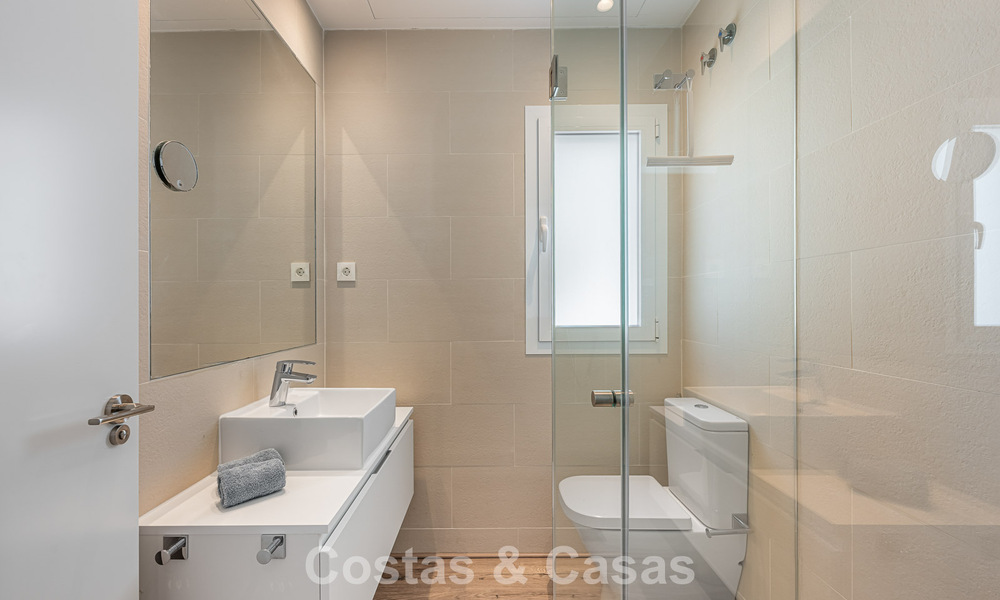 Contemporary, luxury, duplex penthouse for sale in a mediterranean-style resort complex in El Paraiso, Marbella - Benahavís 807326