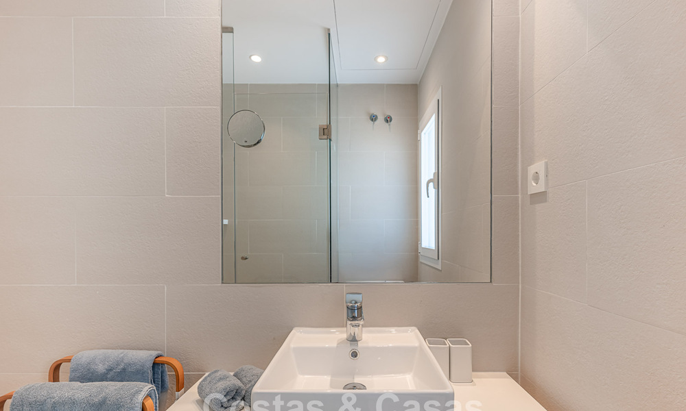 Contemporary, luxury, duplex penthouse for sale in a mediterranean-style resort complex in El Paraiso, Marbella - Benahavís 807327