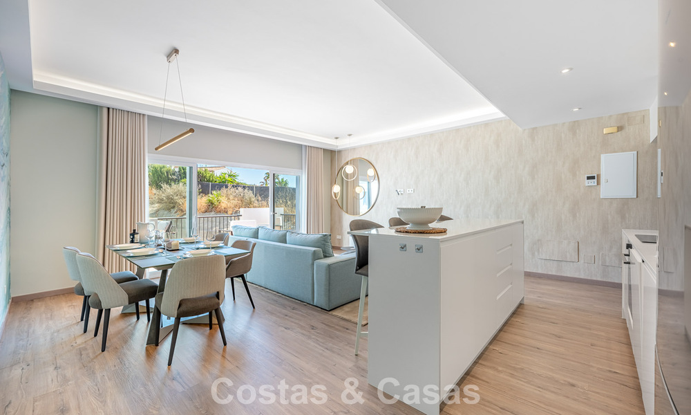 Contemporary, luxury, duplex penthouse for sale in a mediterranean-style resort complex in El Paraiso, Marbella - Benahavís 807328