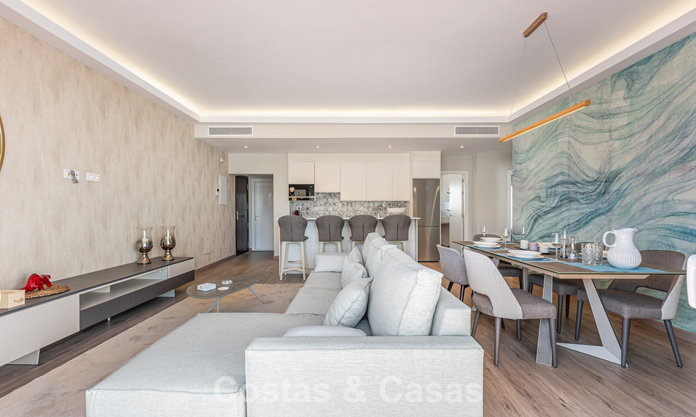 Contemporary, luxury, duplex penthouse for sale in a mediterranean-style resort complex in El Paraiso, Marbella - Benahavís 807334
