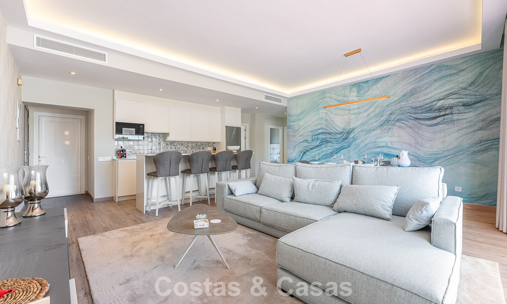 Contemporary, luxury, duplex penthouse for sale in a mediterranean-style resort complex in El Paraiso, Marbella - Benahavís 807335