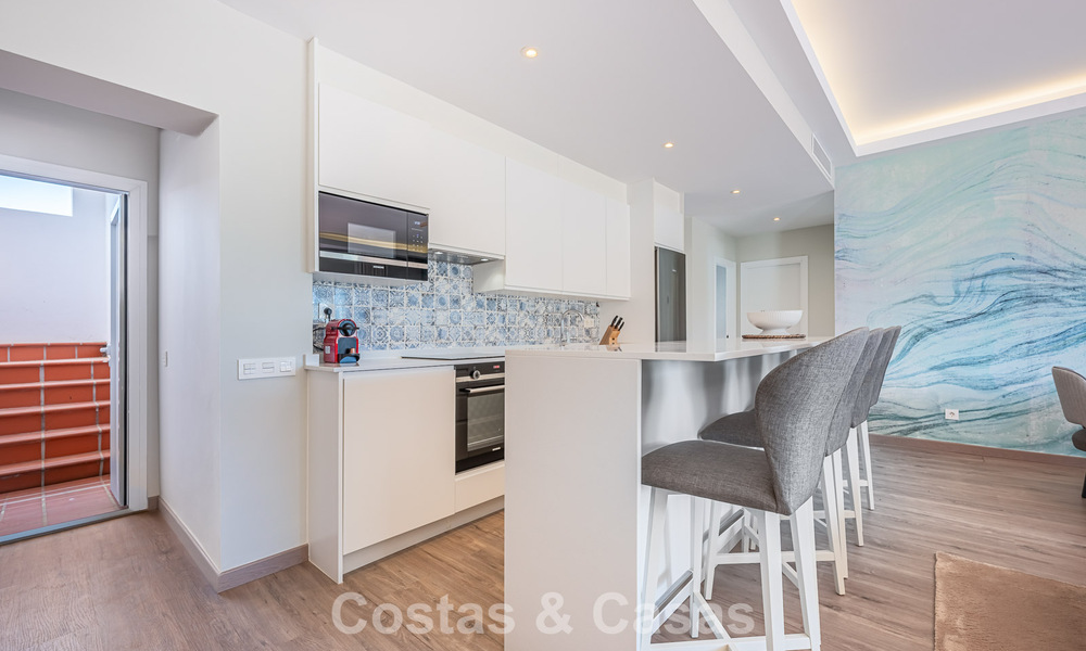 Contemporary, luxury, duplex penthouse for sale in a mediterranean-style resort complex in El Paraiso, Marbella - Benahavís 807337