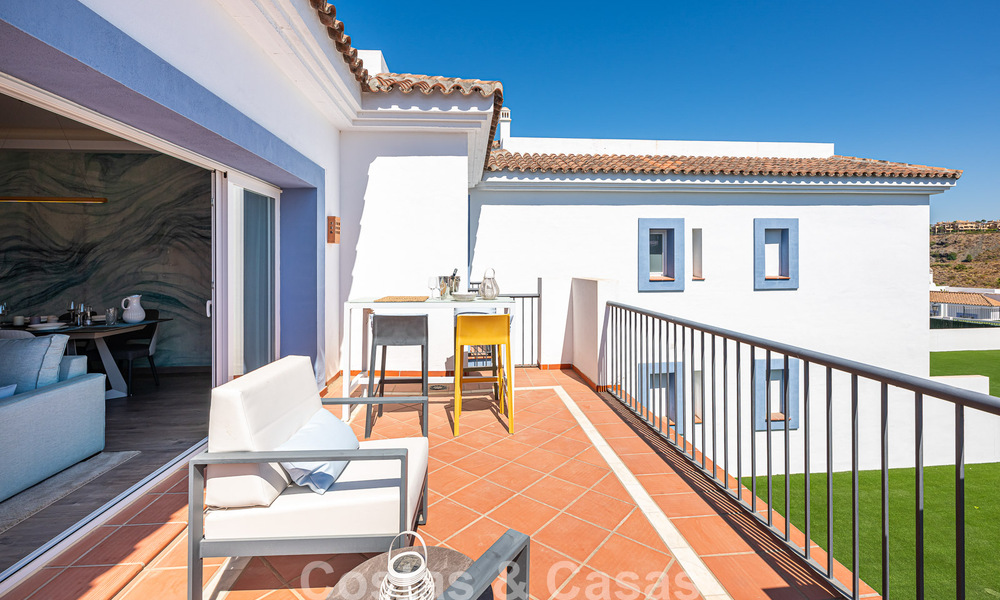 Contemporary, luxury, duplex penthouse for sale in a mediterranean-style resort complex in El Paraiso, Marbella - Benahavís 807343