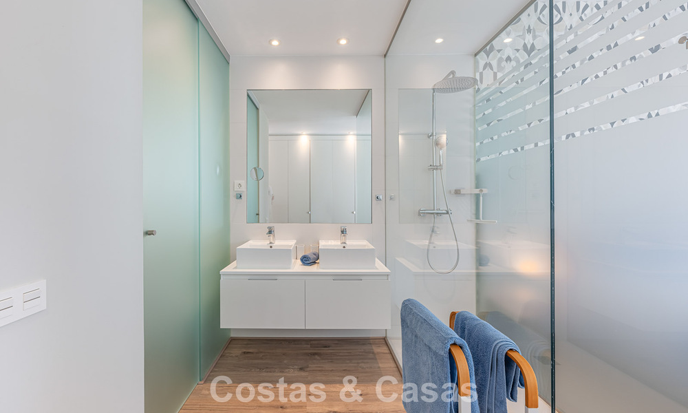 Contemporary, luxury, duplex penthouse for sale in a mediterranean-style resort complex in El Paraiso, Marbella - Benahavís 807351