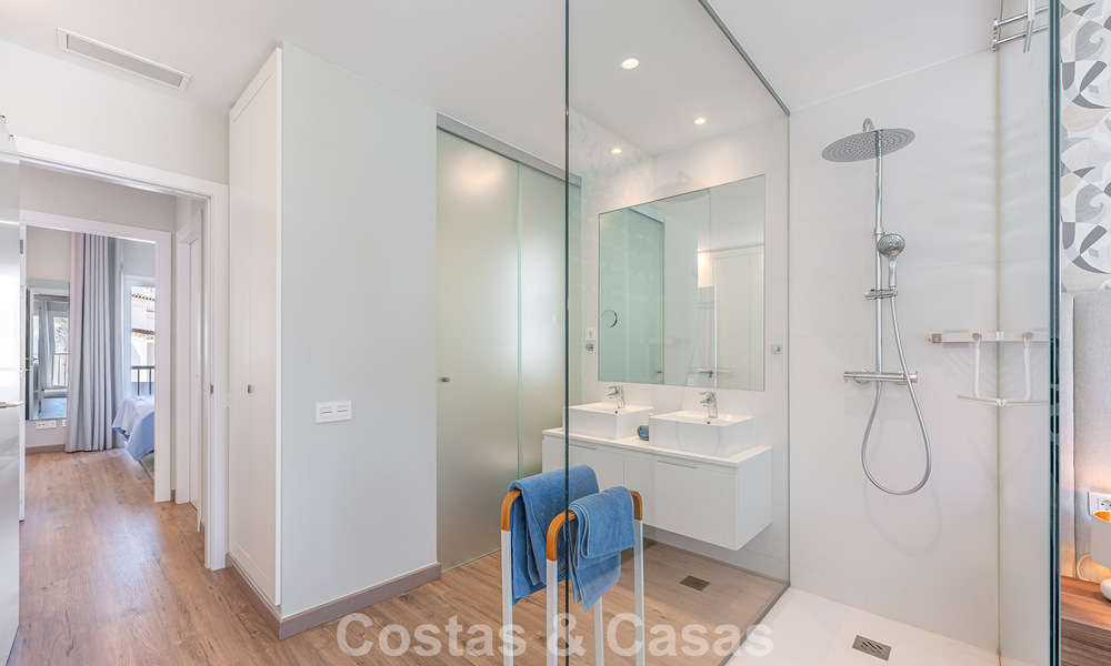 Contemporary, luxury, duplex penthouse for sale in a mediterranean-style resort complex in El Paraiso, Marbella - Benahavís 807352