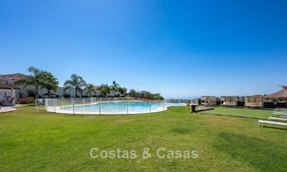 Contemporary, luxury, duplex penthouse for sale in a mediterranean-style resort complex in El Paraiso, Marbella - Benahavís 807372 