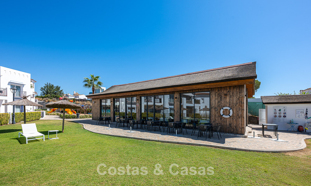 Contemporary, luxury, duplex penthouse for sale in a mediterranean-style resort complex in El Paraiso, Marbella - Benahavís 807373