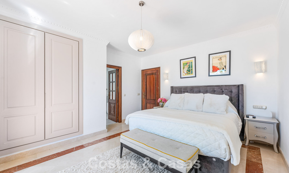 Charming, spacious mediterranean family villa for sale on the New Golden Mile between Marbella and Estepona 807247