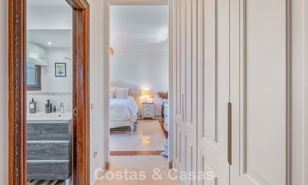 Charming, spacious mediterranean family villa for sale on the New Golden Mile between Marbella and Estepona 807257