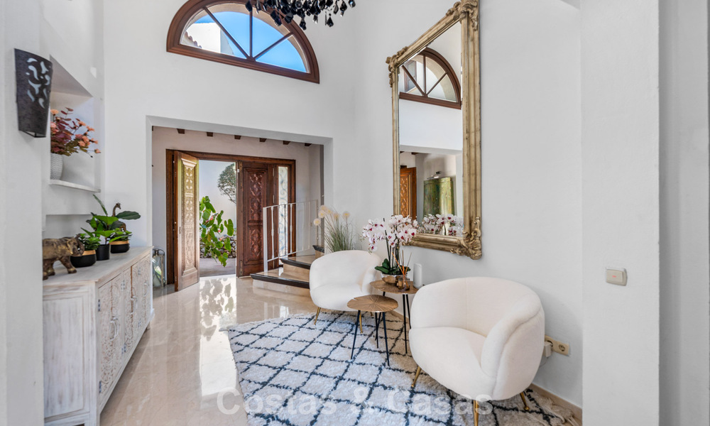Charming, spacious mediterranean family villa for sale on the New Golden Mile between Marbella and Estepona 807268