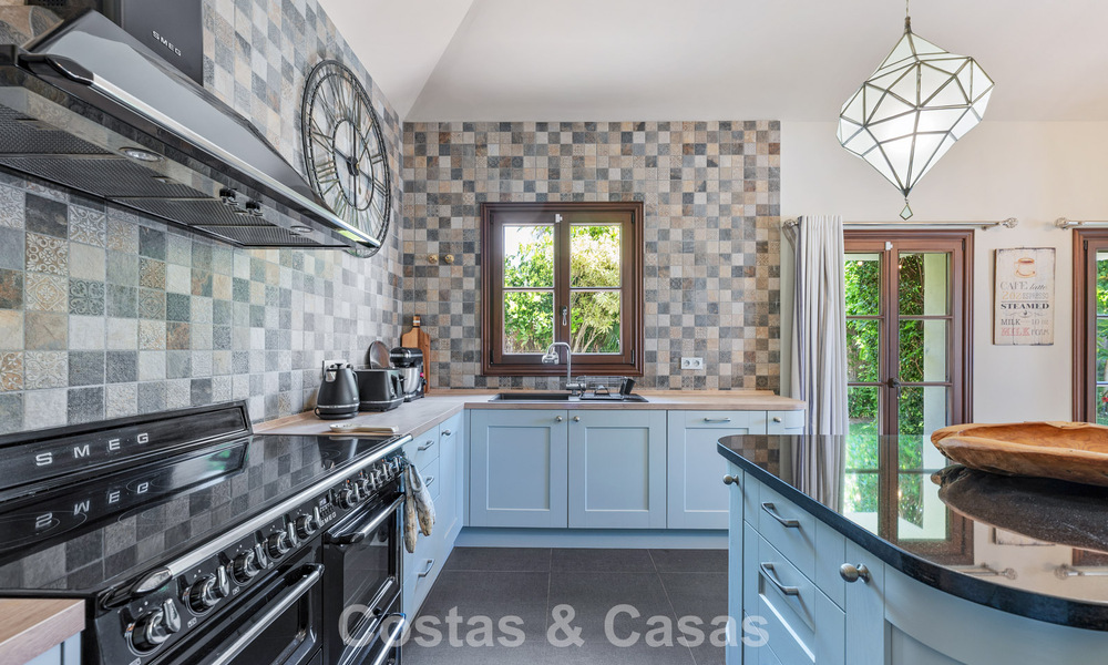 Charming, spacious mediterranean family villa for sale on the New Golden Mile between Marbella and Estepona 807278