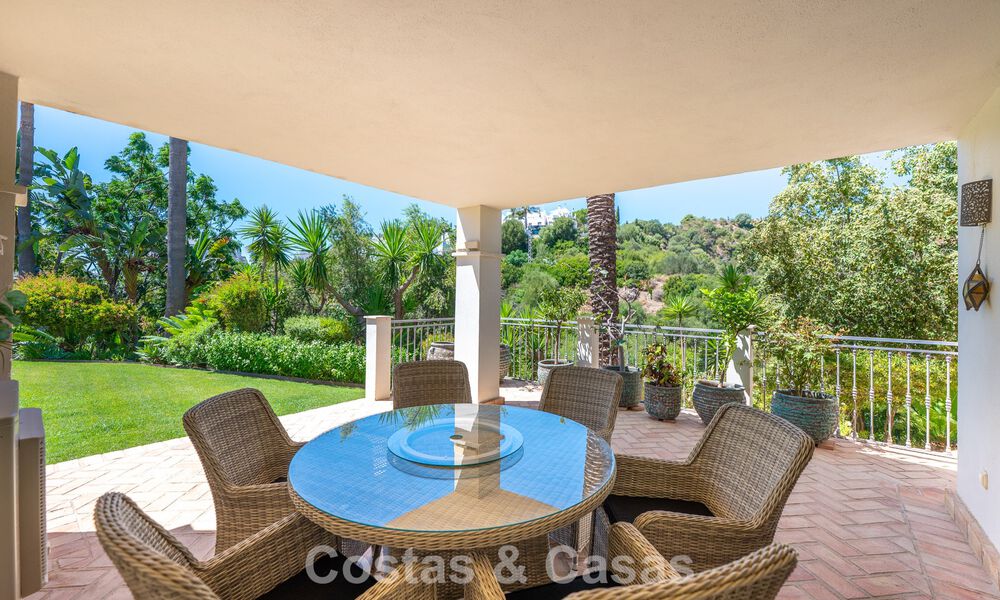 Charming, spacious mediterranean family villa for sale on the New Golden Mile between Marbella and Estepona 807285