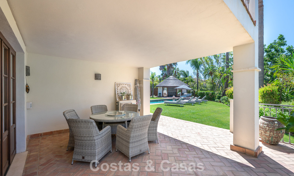 Charming, spacious mediterranean family villa for sale on the New Golden Mile between Marbella and Estepona 807286