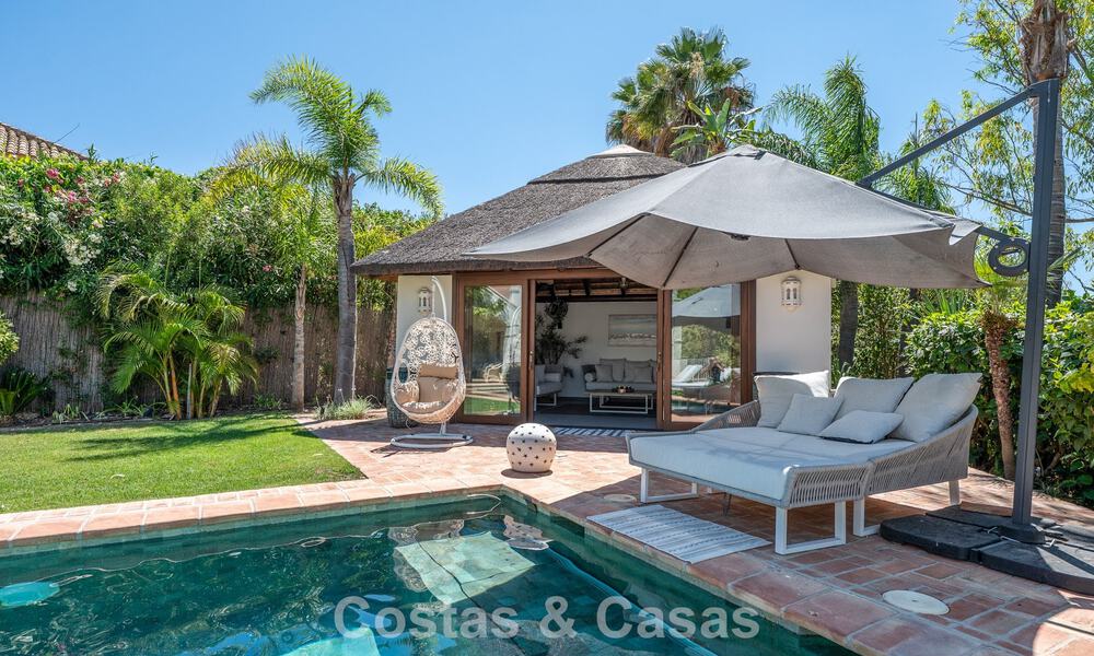 Charming, spacious mediterranean family villa for sale on the New Golden Mile between Marbella and Estepona 807290
