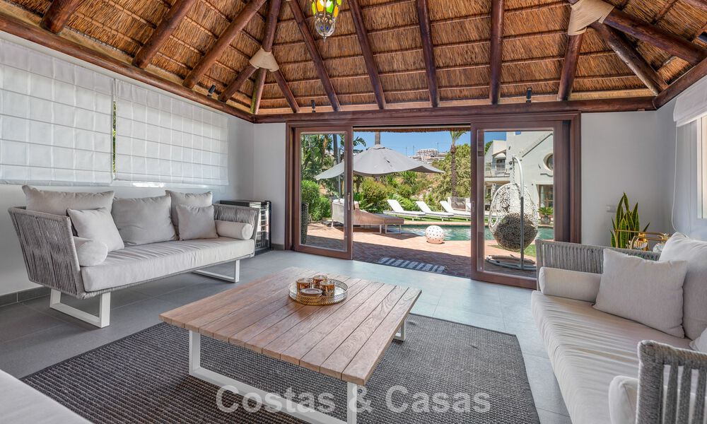 Charming, spacious mediterranean family villa for sale on the New Golden Mile between Marbella and Estepona 807295