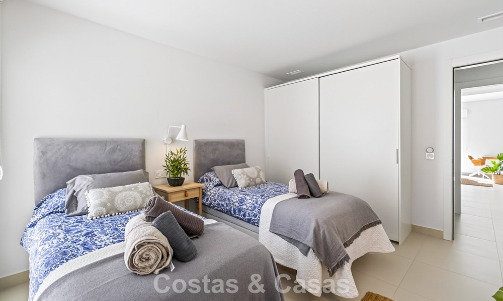 Stylish, top-floor, corner apartment with breathtaking sea views for sale in El Higuerón, Fuengirola, Costa del Sol 807536