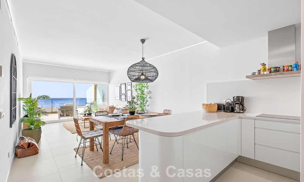 Stylish, top-floor, corner apartment with breathtaking sea views for sale in El Higuerón, Fuengirola, Costa del Sol 807538