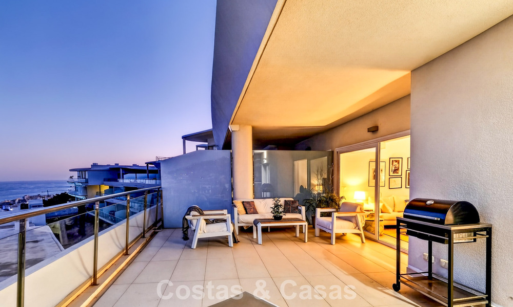 Stylish, top-floor, corner apartment with breathtaking sea views for sale in El Higuerón, Fuengirola, Costa del Sol 807540