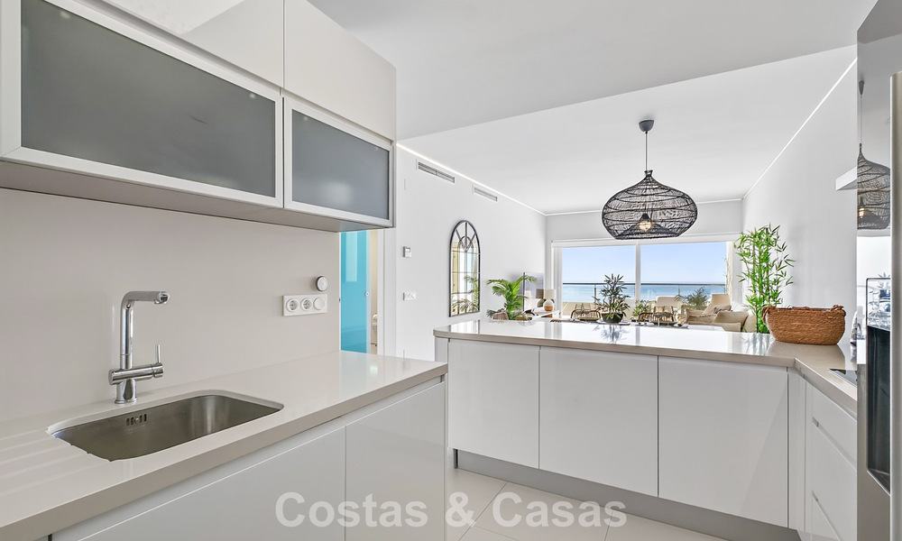 Stylish, top-floor, corner apartment with breathtaking sea views for sale in El Higuerón, Fuengirola, Costa del Sol 807546