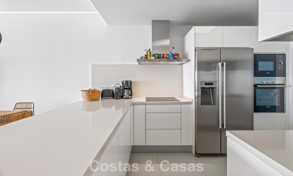 Stylish, top-floor, corner apartment with breathtaking sea views for sale in El Higuerón, Fuengirola, Costa del Sol 807547