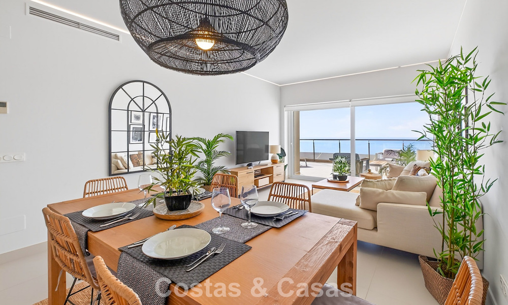 Stylish, top-floor, corner apartment with breathtaking sea views for sale in El Higuerón, Fuengirola, Costa del Sol 807554